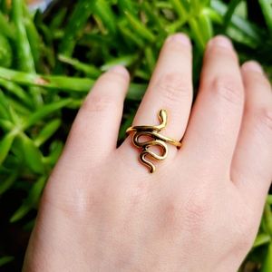New Classic Dainty Gold Snake Ring, size 5.25